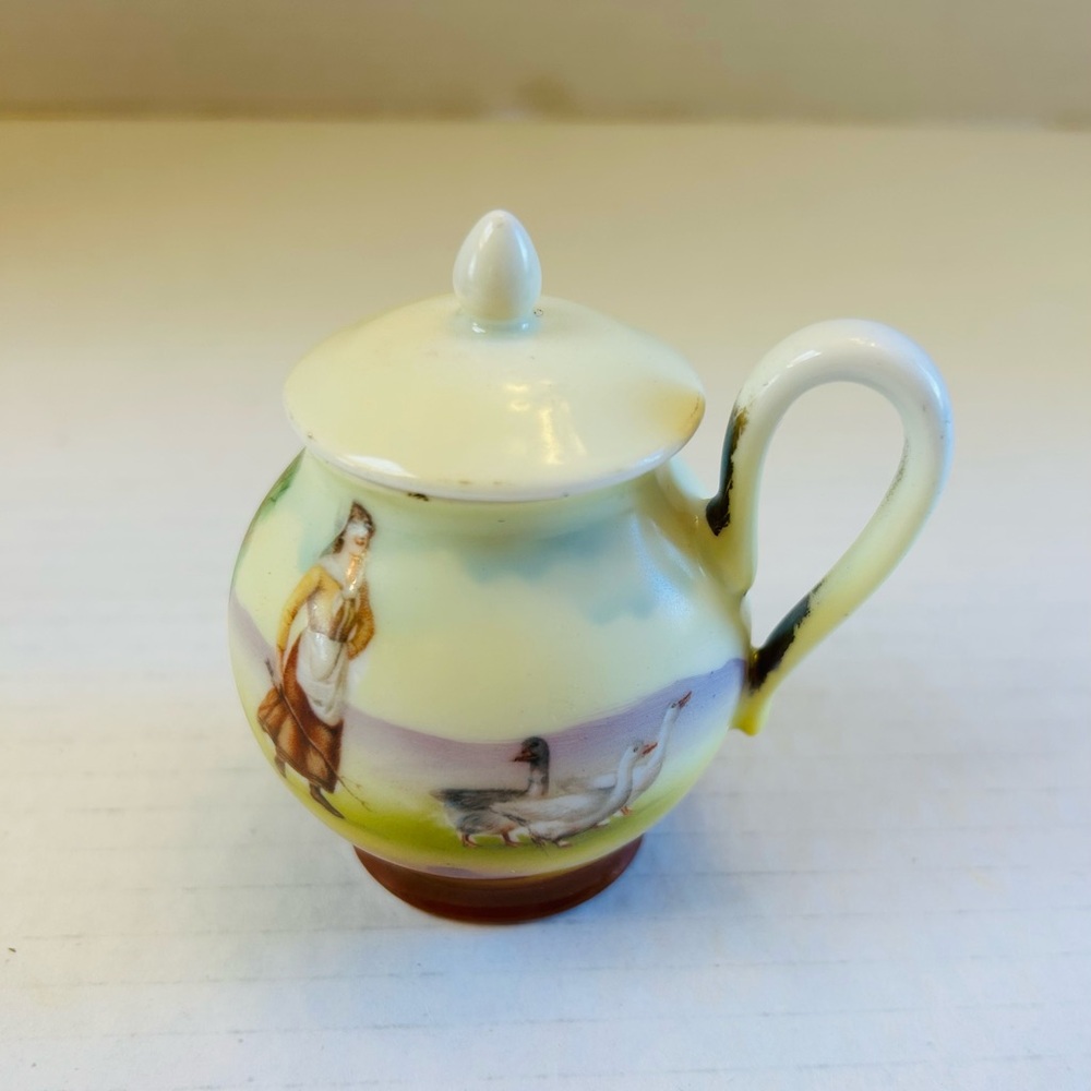 Antique Royal Bayreuth porcelain vessel